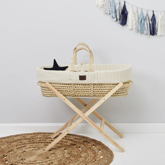 The Little Green Sheep Organic Knitted Moses Basket & Mattress - Happy Baby