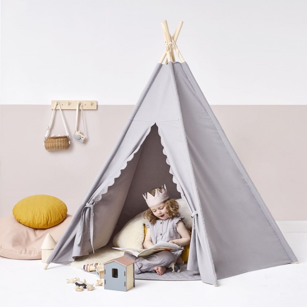 Little Green Sheep Play Teepee