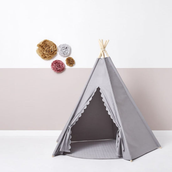 Little Green Sheep Play Teepee