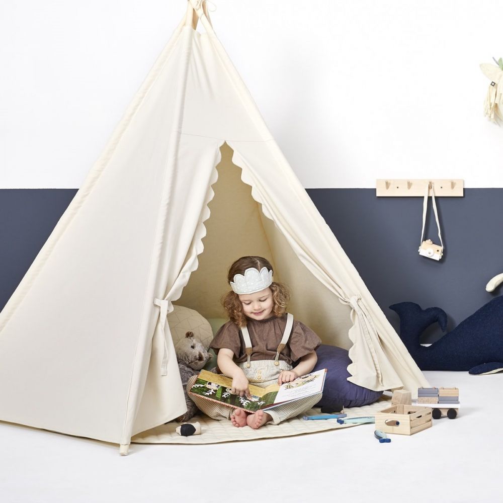 Little Green Sheep Play Teepee